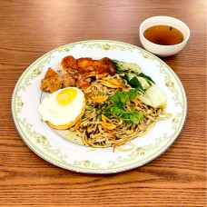 A04 香椿鸡肉葱油面 CHINESE TOON CHICKEN ONION NOODLE